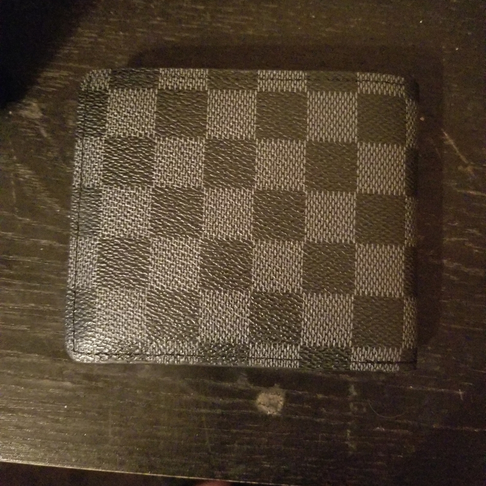 Louis Vuitton bi-fold Wallet Black - Picture 4 of 4